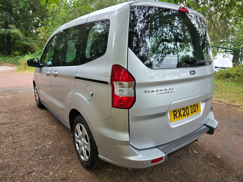 Ford Tourneo Courier 1.5 Tdci Zetec Mpv Euro 6 100 P Silver #4