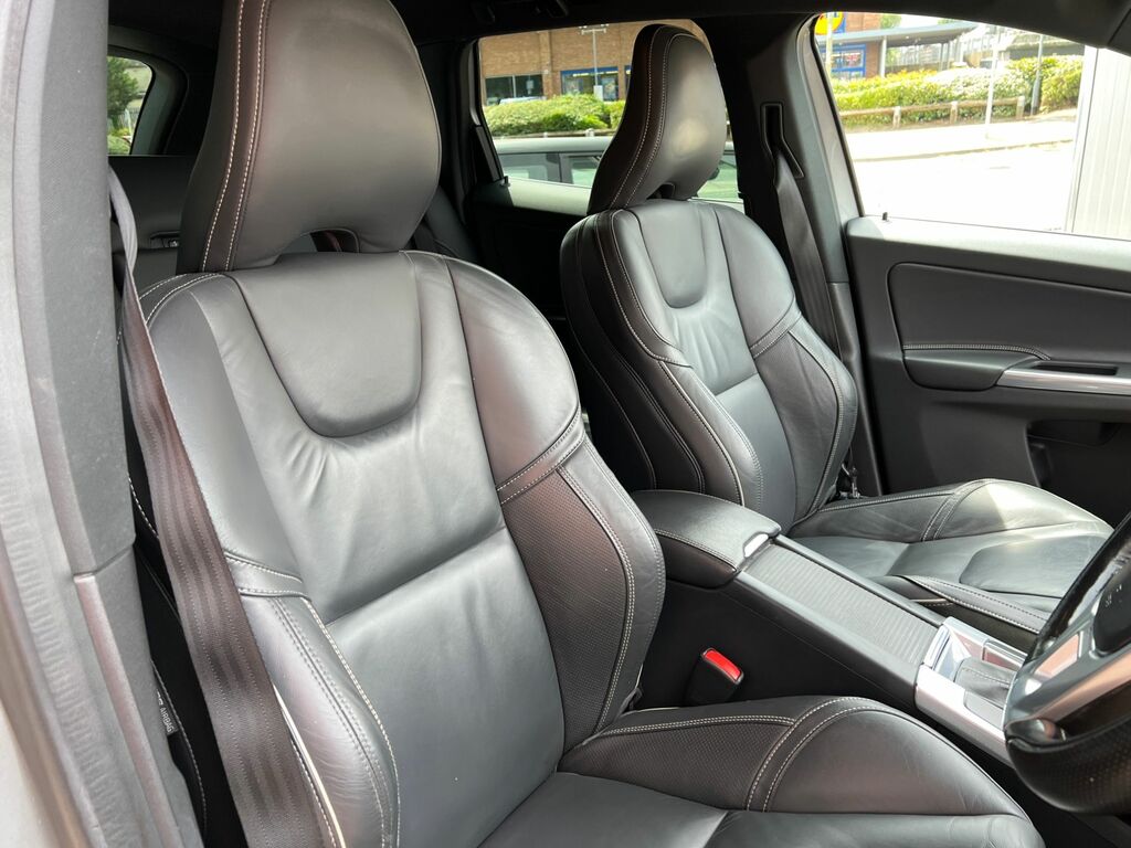Volvo XC60 Xc60 Se Lux Nav D4 Black #9