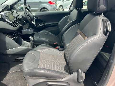 Peugeot 208 1.2 Puretech 82 Signature Start Stop  #23