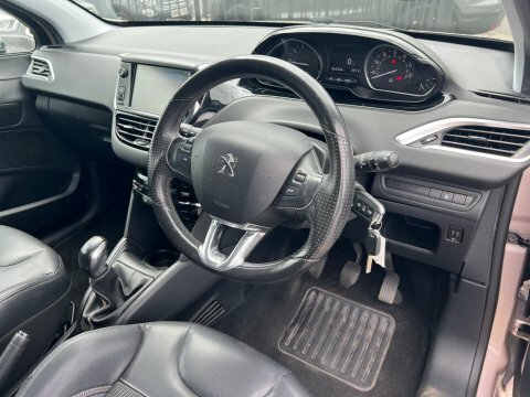 Peugeot 208 1.2 Puretech 82 Signature Start Stop  #17