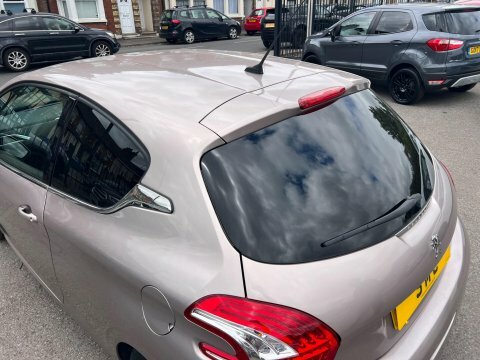 Peugeot 208 1.2 Puretech 82 Signature Start Stop  #16