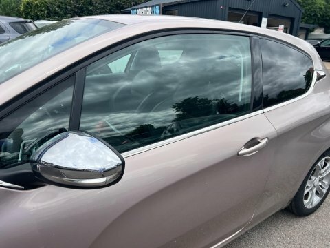 Peugeot 208 1.2 Puretech 82 Signature Start Stop  #14