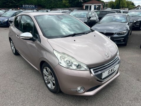 Peugeot 208 1.2 Puretech 82 Signature Start Stop  #1
