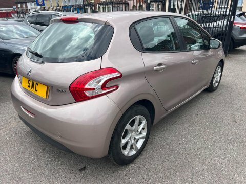 Peugeot 208 1.0 Vti Active Pink #5