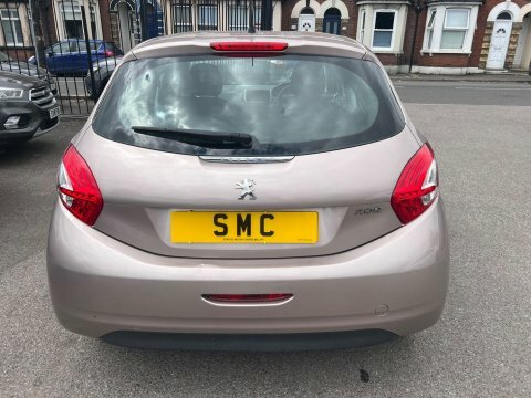 Peugeot 208 1.0 Vti Active Pink #4