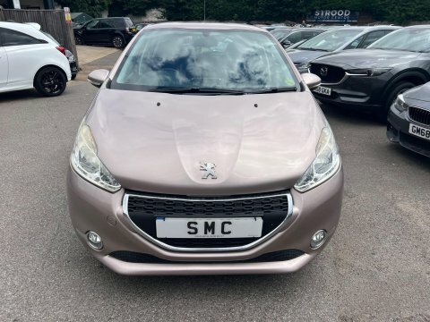 Peugeot 208 1.0 Vti Active Pink #2