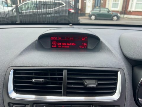 Vauxhall Mokka Hatchback Green #31