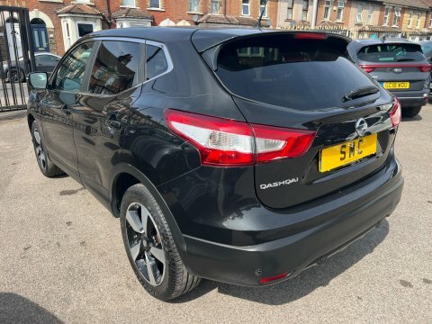 Nissan Qashqai 1.2 Dig-t N-tec Black #3