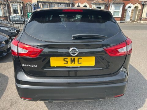Nissan Qashqai 1.2 Dig-t N-tec Black #4