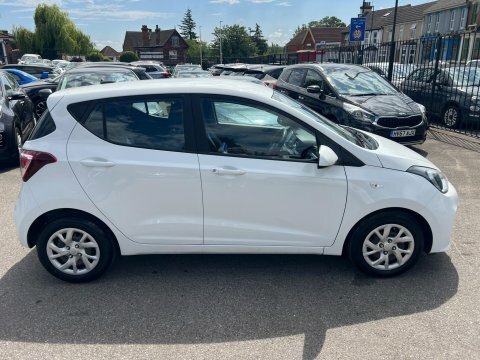 Hyundai I10 1.0 Blue Drive VN17BHU White #6