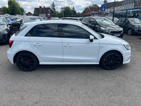 Audi A1 1.4 Tfsi S LR65YSZ White #5