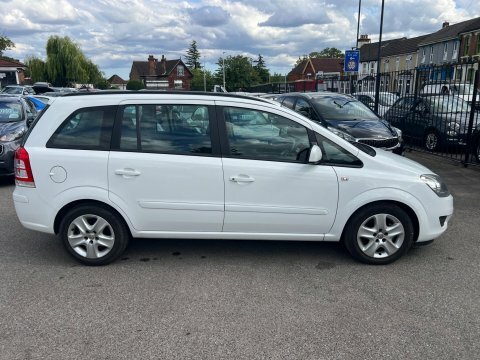 Vauxhall Zafira 1.8 16V Exclusiv White #6
