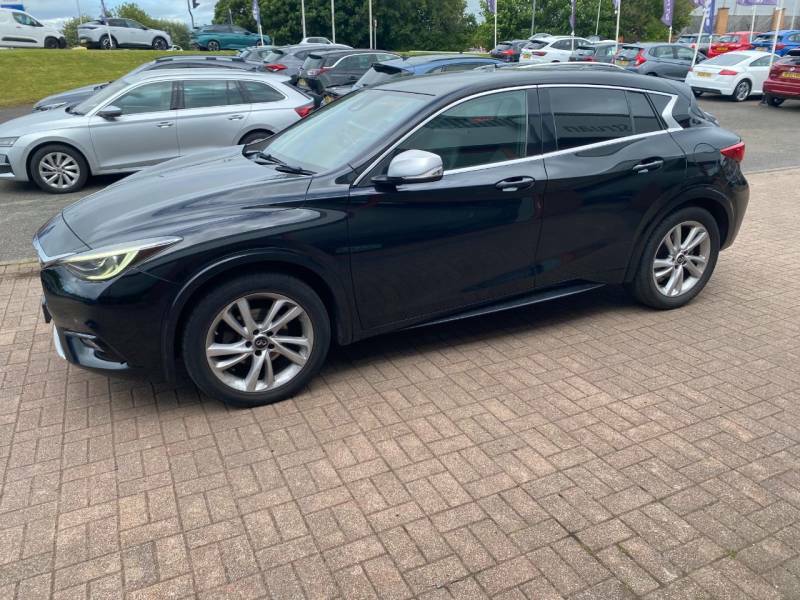 Infiniti Q30 Business Executive 1.5D Black #3