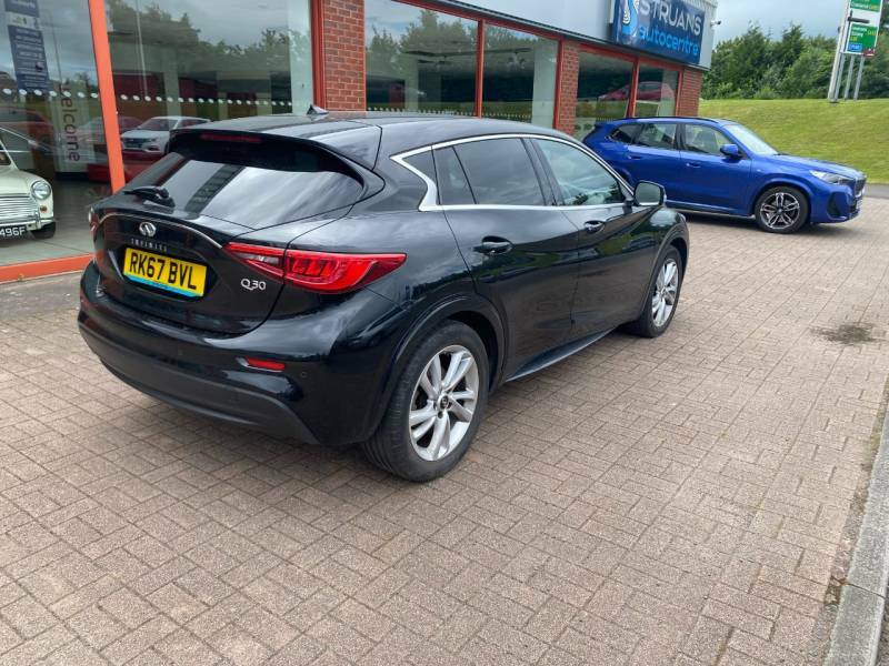 Infiniti Q30 Business Executive 1.5D Black #5