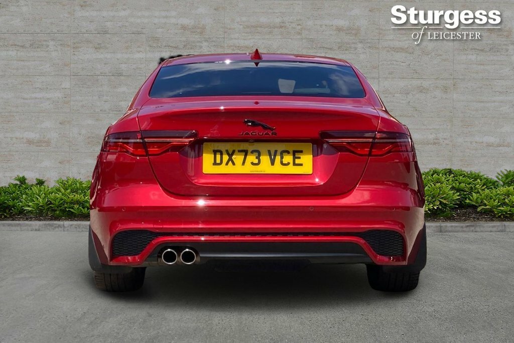 Jaguar XE 2L R-dynamic Hse Black Red #6