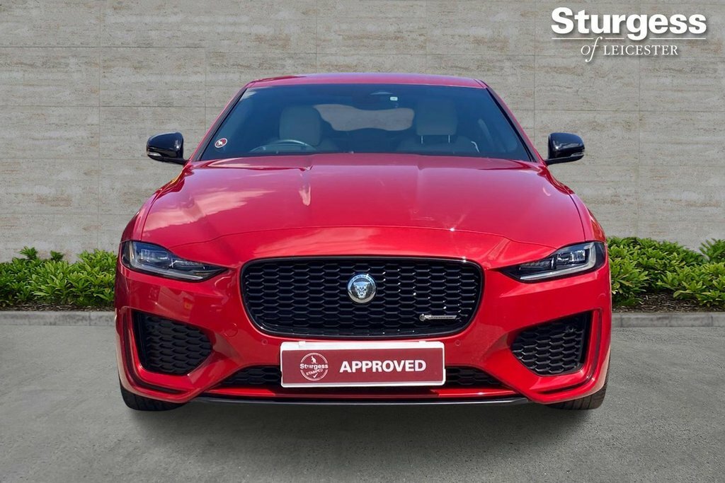 Jaguar XE 2L R-dynamic Hse Black Red #2
