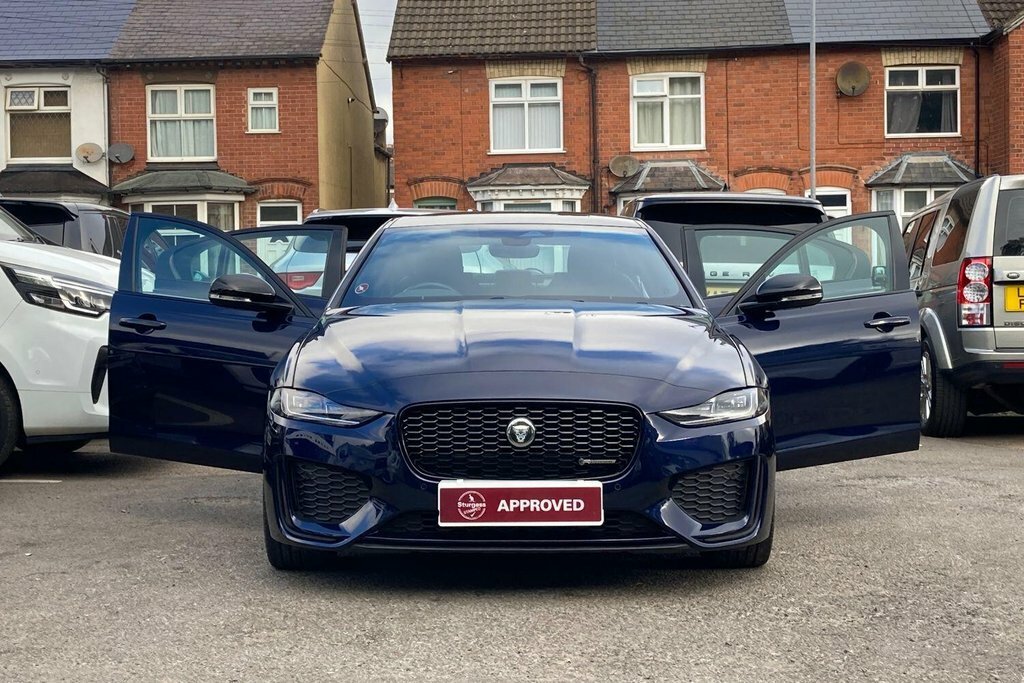 Jaguar XE R-dynamic S Blue #31