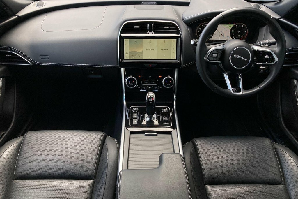 Jaguar XE R-dynamic S Blue #13