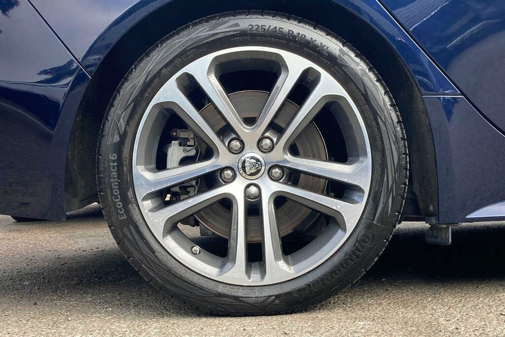Jaguar XE R-dynamic S Blue #28