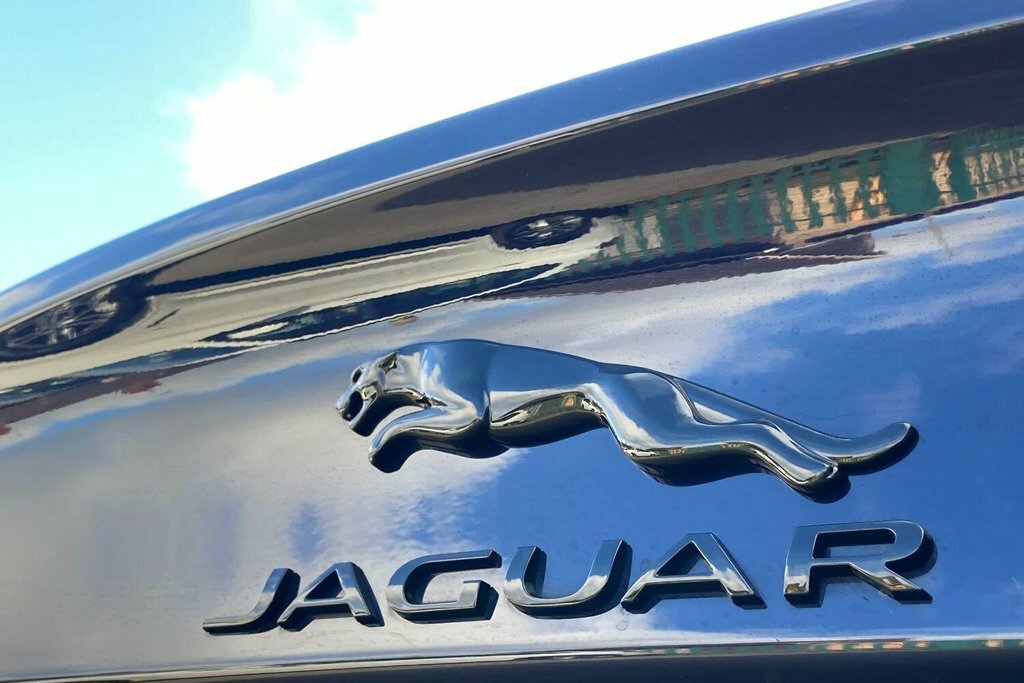 Jaguar XE R-dynamic S Blue #39