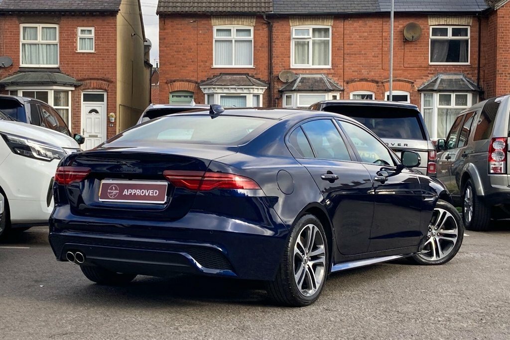 Jaguar XE R-dynamic S Blue #37