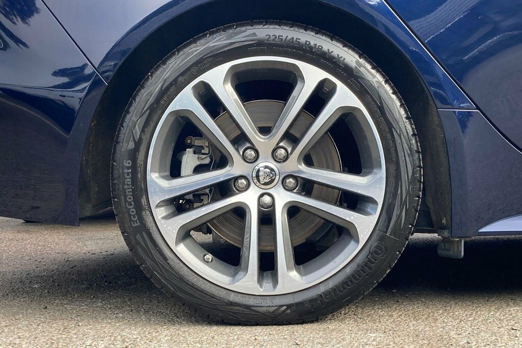 Jaguar XE R-dynamic S Blue #26