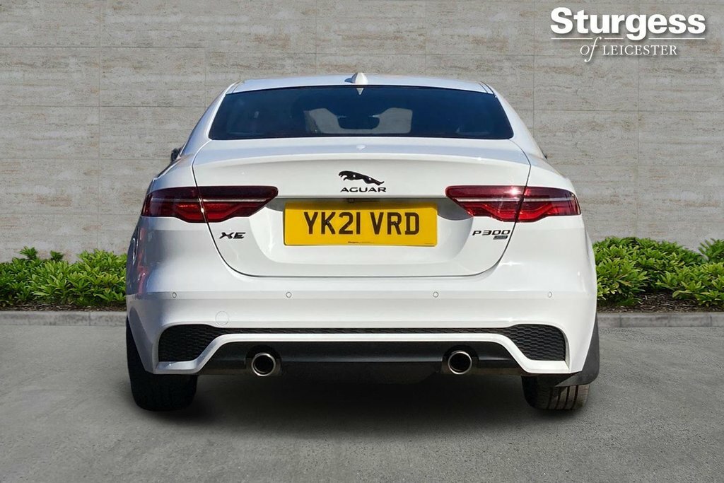 Jaguar XE 2L R-dynamic Se White #6