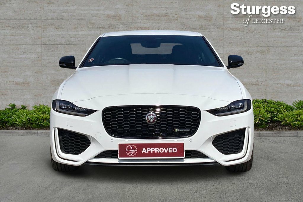 Jaguar XE 2L R-dynamic Se White #2