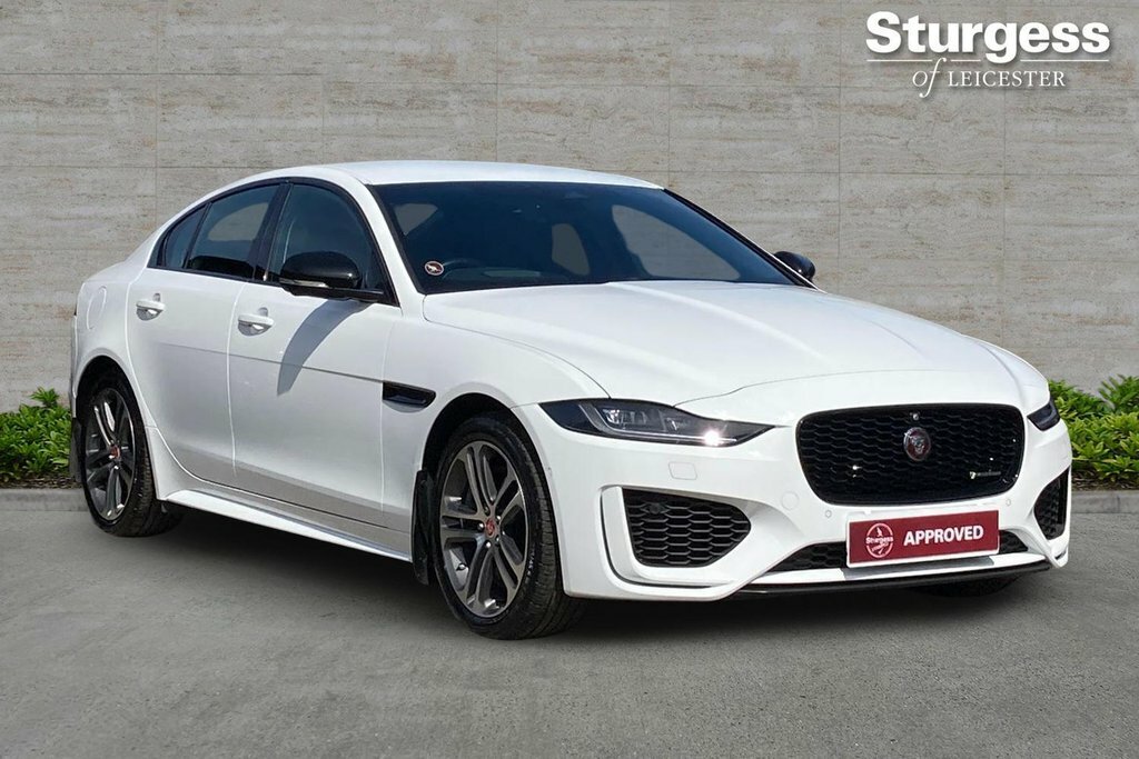 Jaguar XE 2L R-dynamic Se White