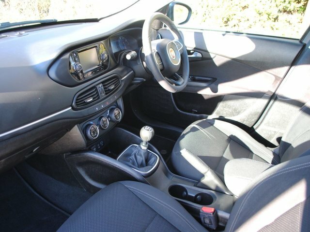 Fiat Tipo 1.4 T-jet Lounge Hatchback Grey #3