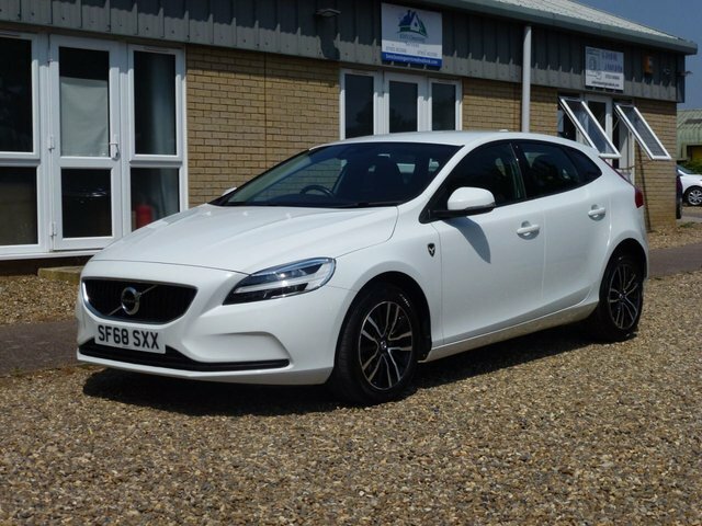 Volvo V40 2.0 T2 Gpf Momentum White