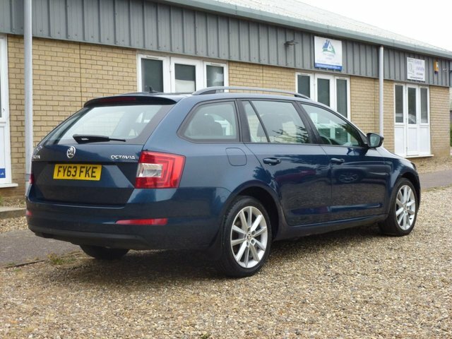 Skoda Octavia 1.6 Tdi Elegance Estate Blue #6
