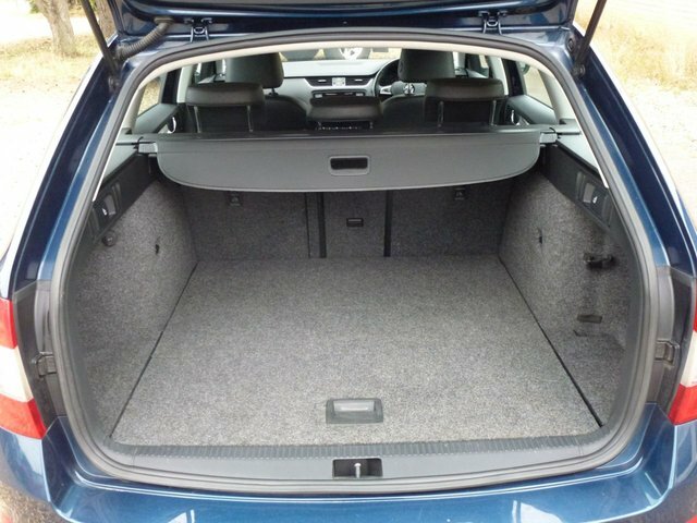 Skoda Octavia 1.6 Tdi Elegance Estate Blue #4