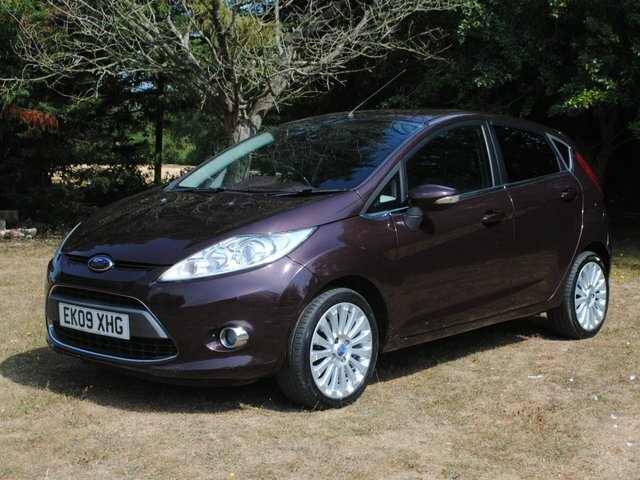 Ford Fiesta 1.4 Titanium Hatchback Red