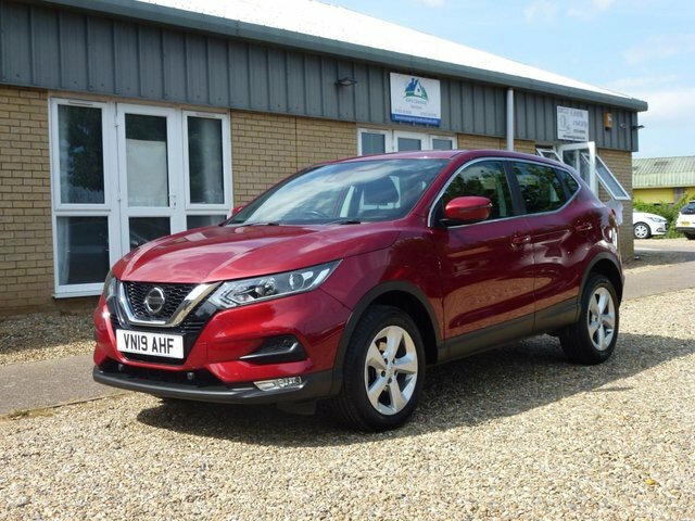 Nissan Qashqai 1.3 Dig-t Acenta Premium VN19AHF Red