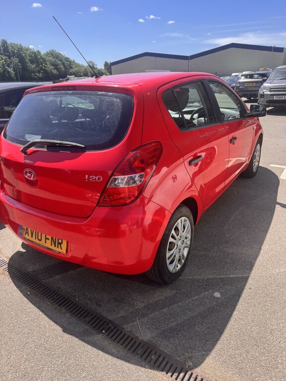 Hyundai I20 1.4 Comfort Euro 4 Silver #6
