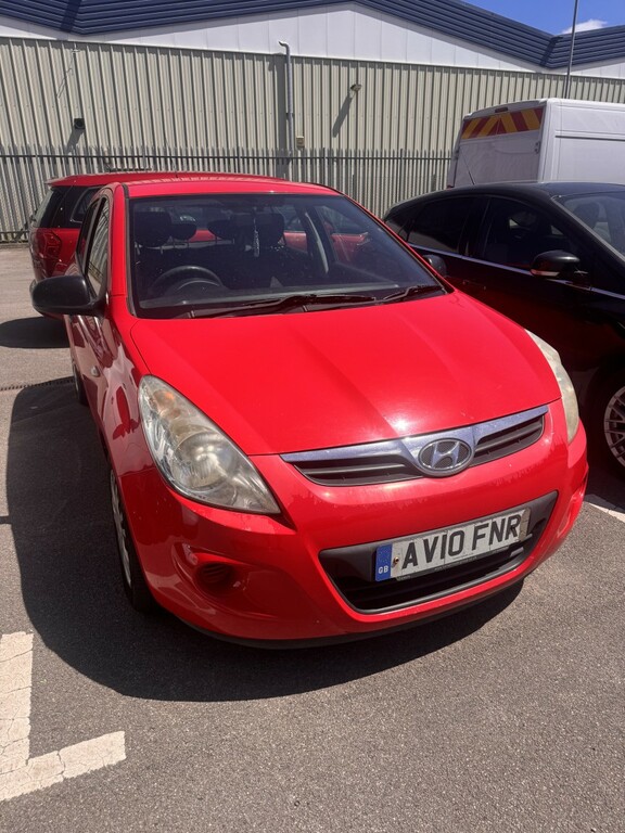 Hyundai I20 1.4 Comfort Euro 4 Silver #2