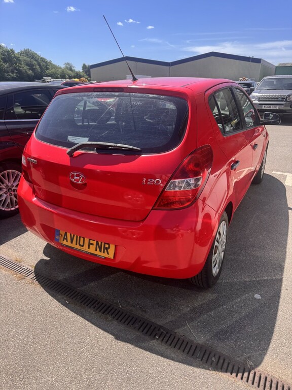 Hyundai I20 1.4 Comfort Euro 4 Silver #4