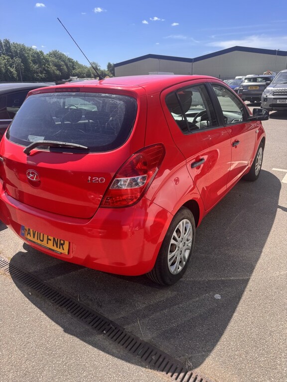 Hyundai I20 1.4 Comfort Euro 4 Silver #7