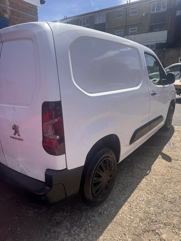 Peugeot Partner 1.5 Bluehdi Professional L1 101 Bhp In White With White #7