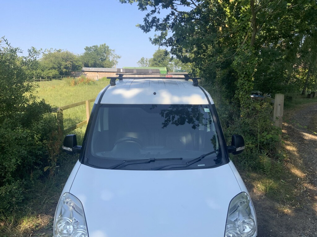 Vauxhall Combo 1.3L Null White #10
