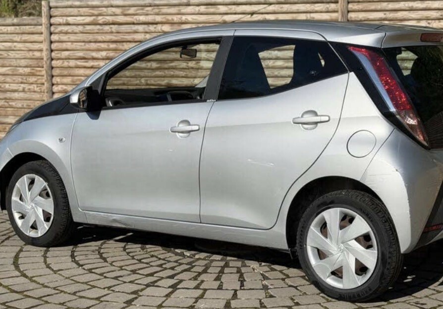 Toyota Aygo 1.0 Vvt-i X-play Silver #4