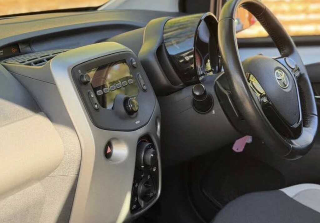 Toyota Aygo 1.0 Vvt-i X-play Silver #3