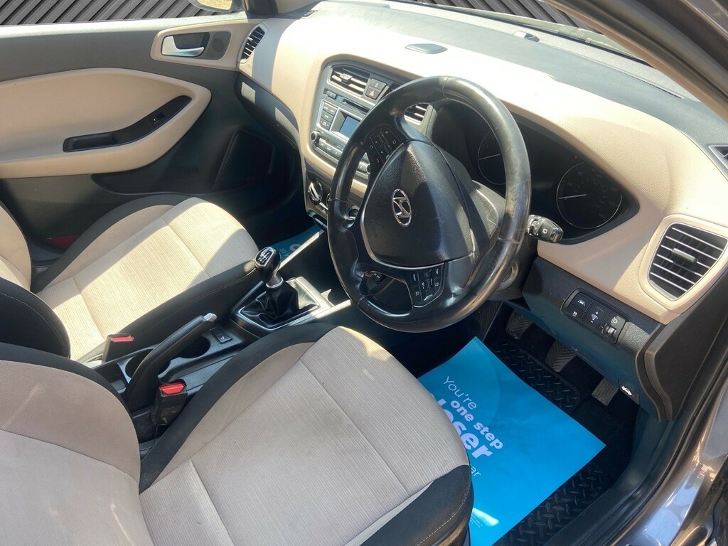 Hyundai I20 1.2 Blue Drive Se Hatchback Euro Red #9