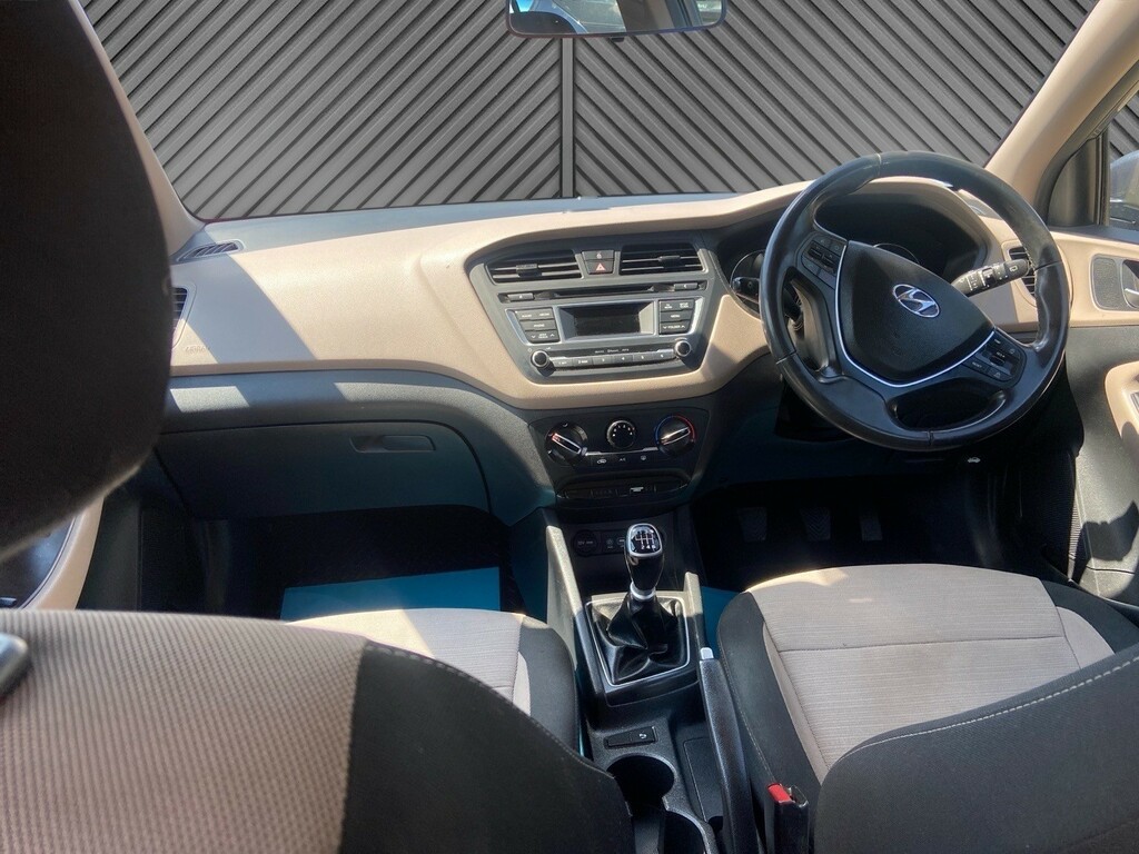 Hyundai I20 1.2 Blue Drive Se Hatchback Euro Red #16