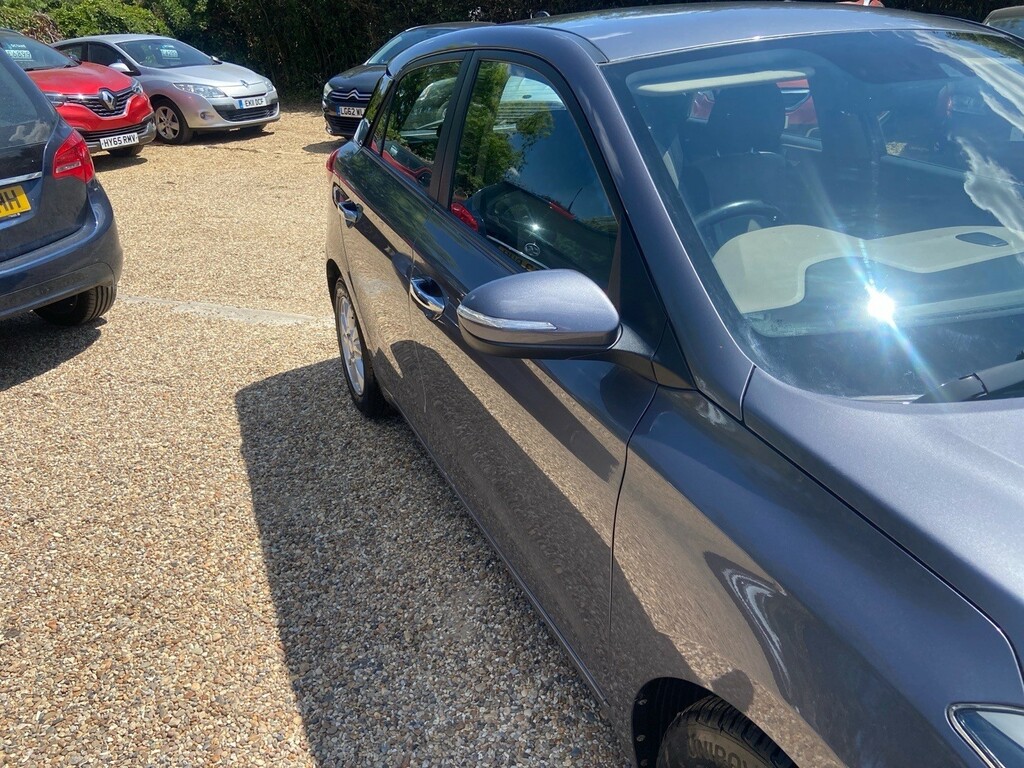 Hyundai I20 1.2 Blue Drive Se Hatchback Euro Red #35