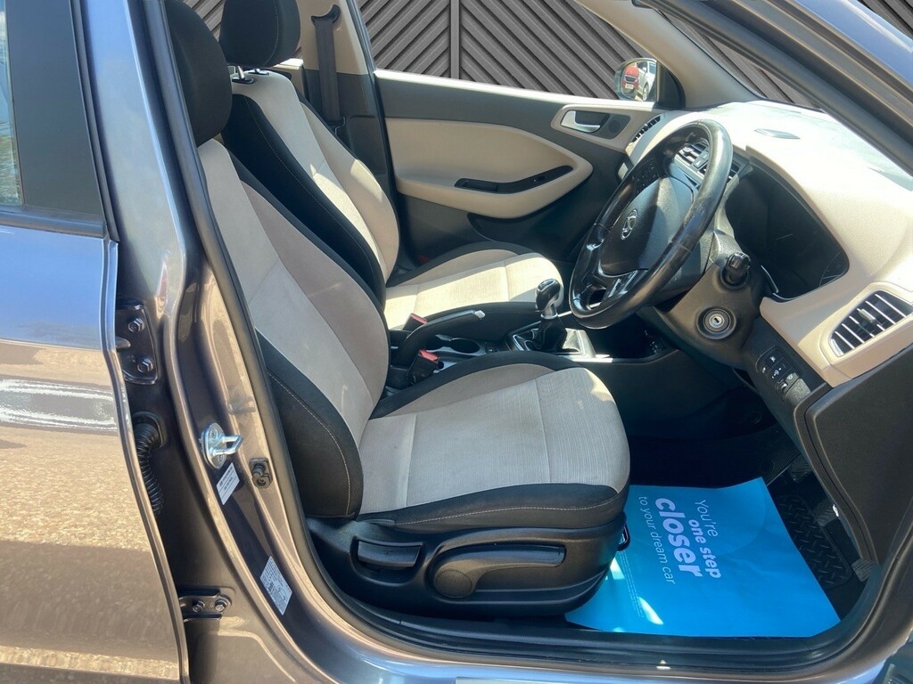 Hyundai I20 1.2 Blue Drive Se Hatchback Euro Red #11