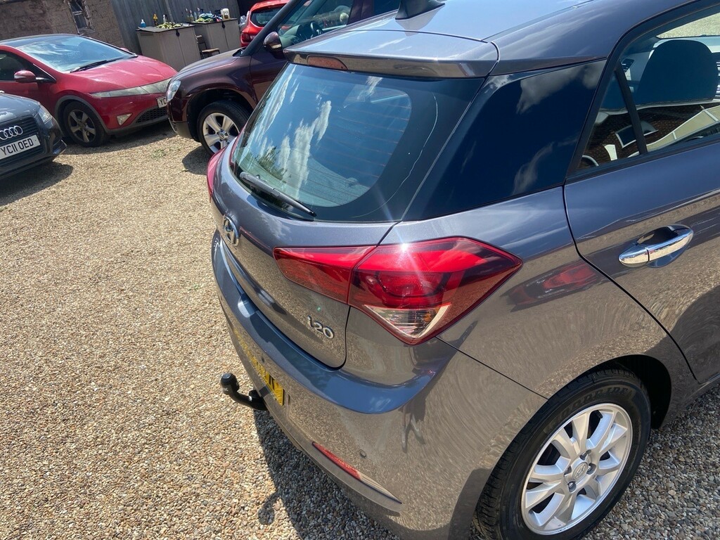Hyundai I20 1.2 Blue Drive Se Hatchback Euro Red #34