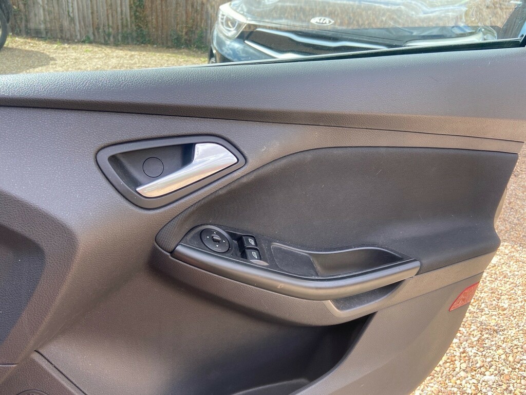 Ford Focus 1.6 Tdci Zetec Euro 5 Ss Black #22