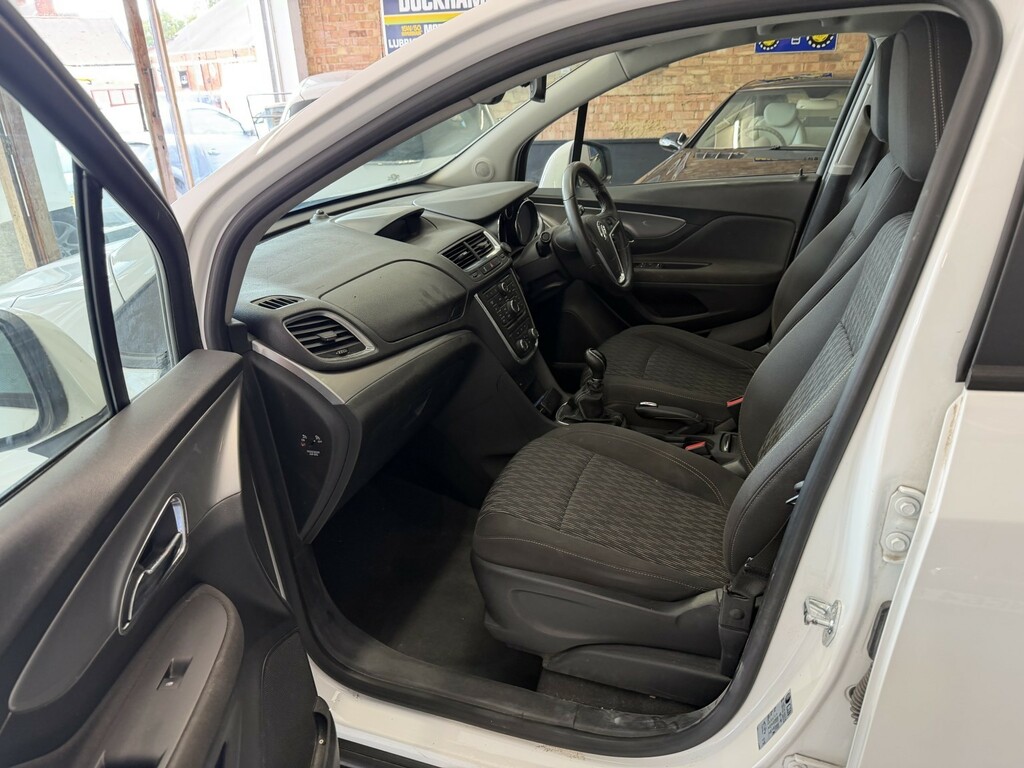 Vauxhall Mokka 1.6 I Exclusiv DL15CFO White #3